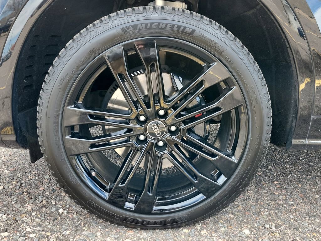 Used 2018 Audi SQ5 Premium Plus w/ Navigation Package AWD/4WD image 16