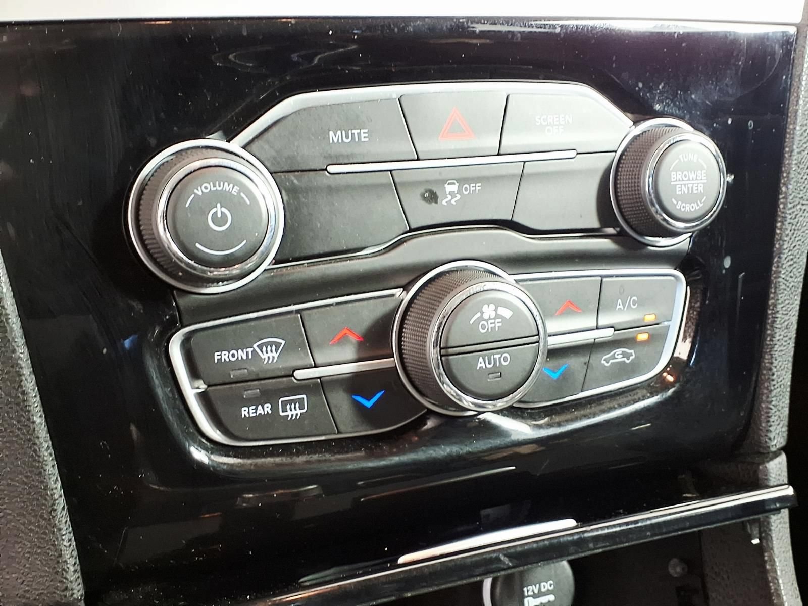 Used 2023 Chrysler 300 Touring RWD image 21
