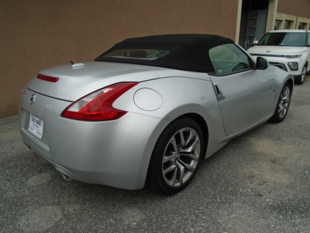 Used 2013 Nissan 370Z Roadster RWD image 2