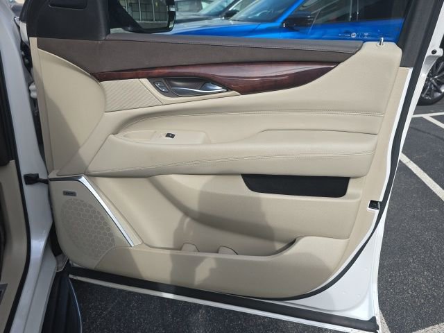 Used 2016 Cadillac Escalade Luxury image 22
