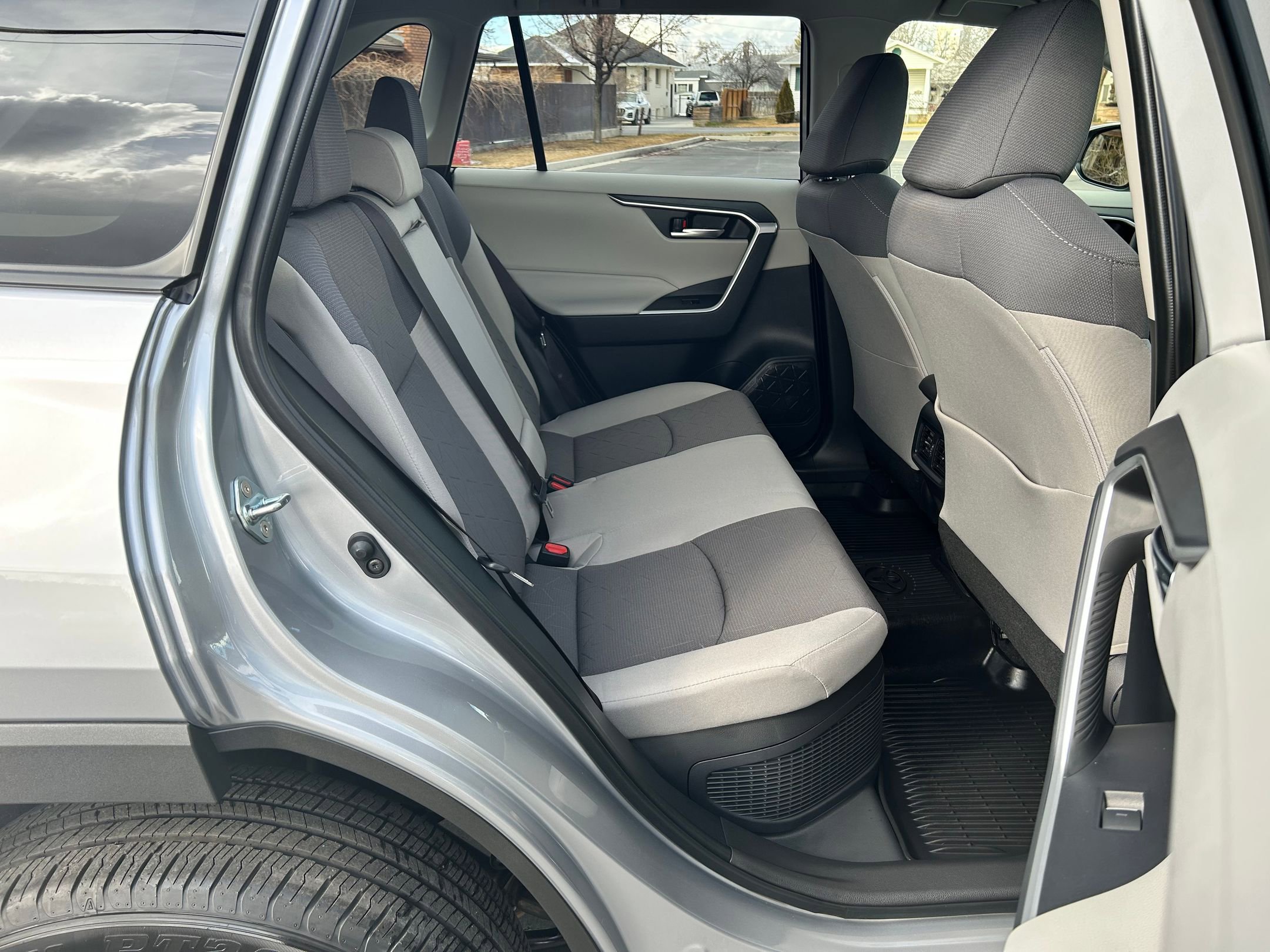 Certified 2025 Toyota RAV4 XLE image 25