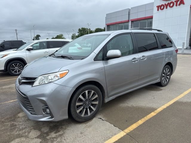 Used 2018 Toyota Sienna XLE