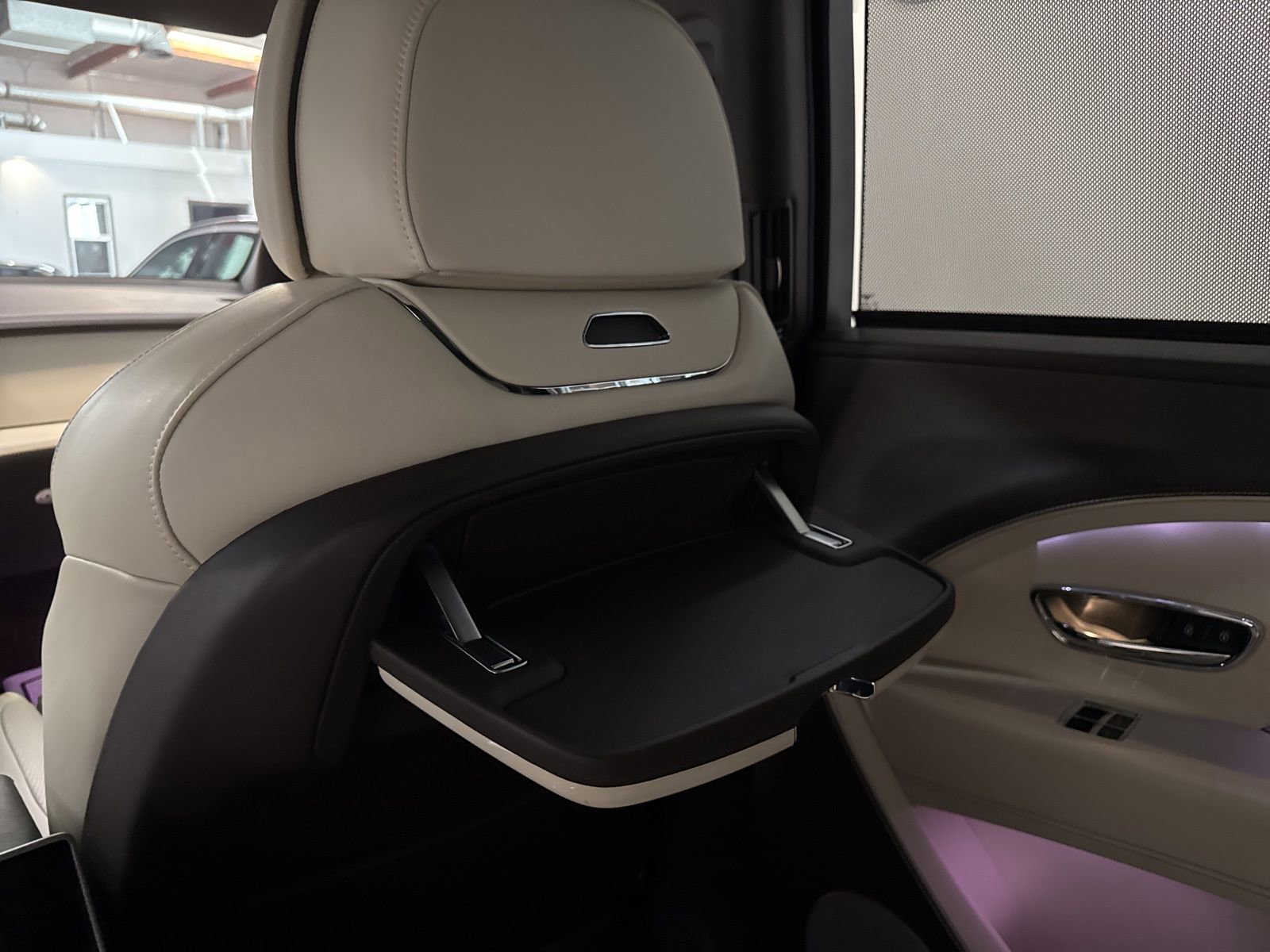 Used 2023 Bentley Bentayga Extended Wheelbase image 28