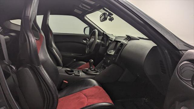 Used 2015 Nissan 370Z NISMO image 17