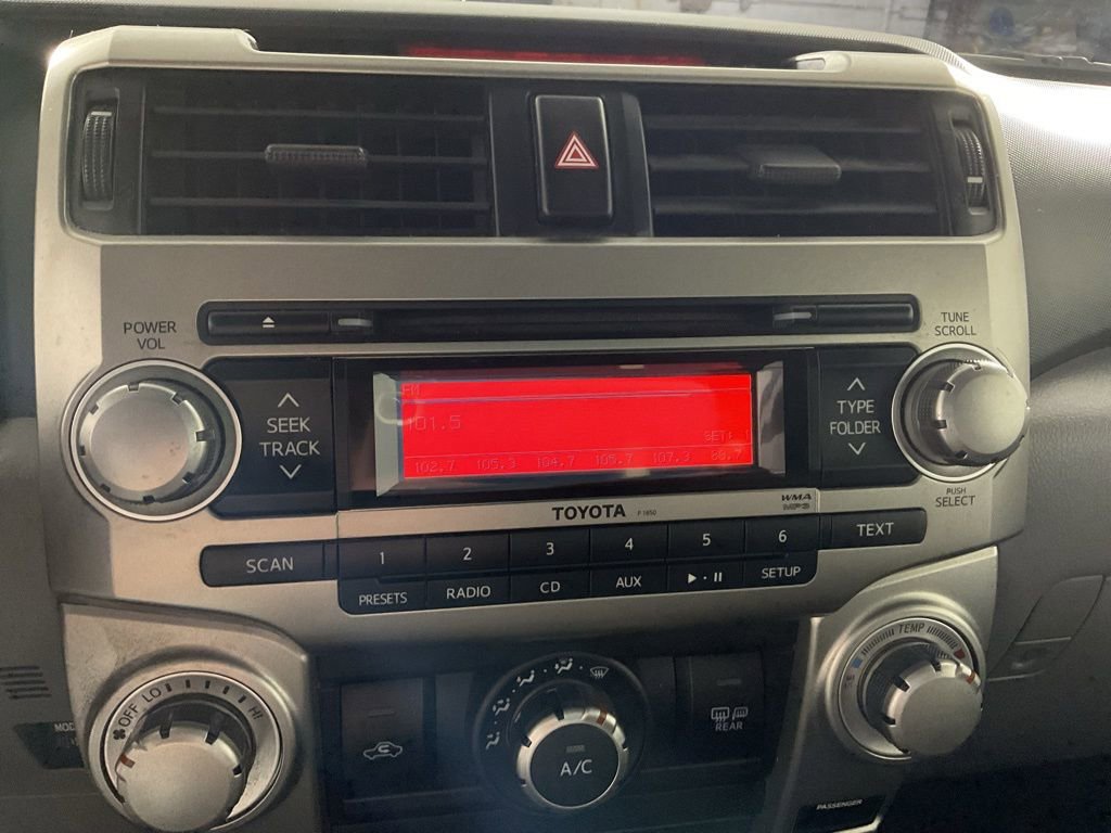 Used 2011 Toyota 4Runner SR5 w/ Convenience Pkg image 18