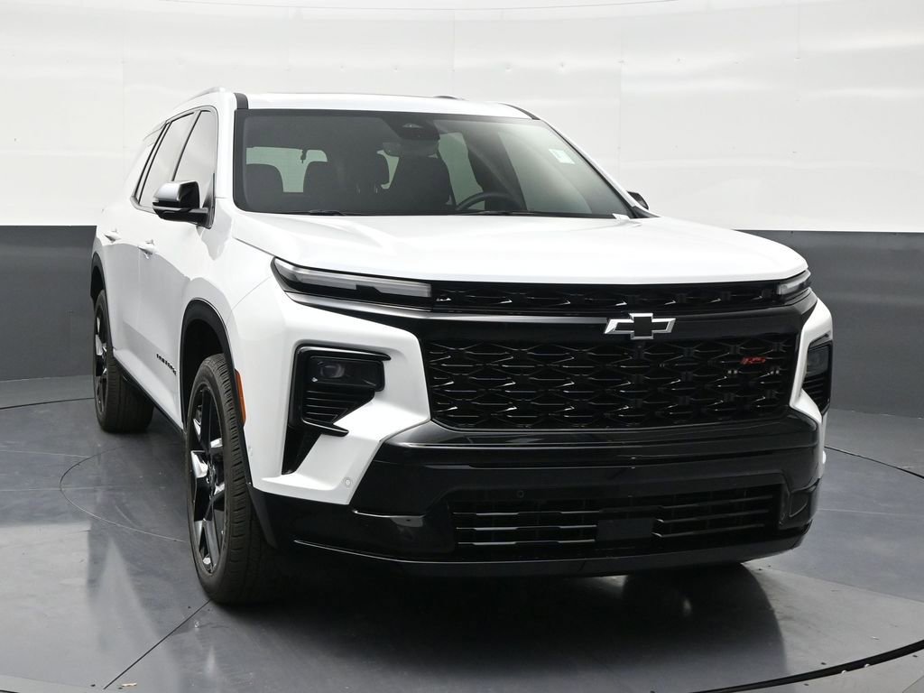 Used 2025 Chevrolet Traverse RS FWD image 7