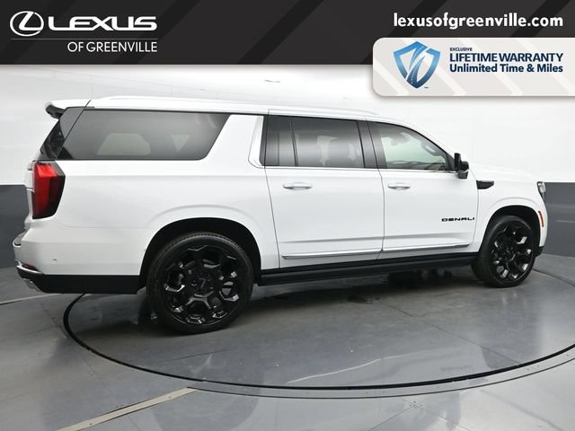 Used 2025 GMC Yukon XL Denali AWD/4WD image 8