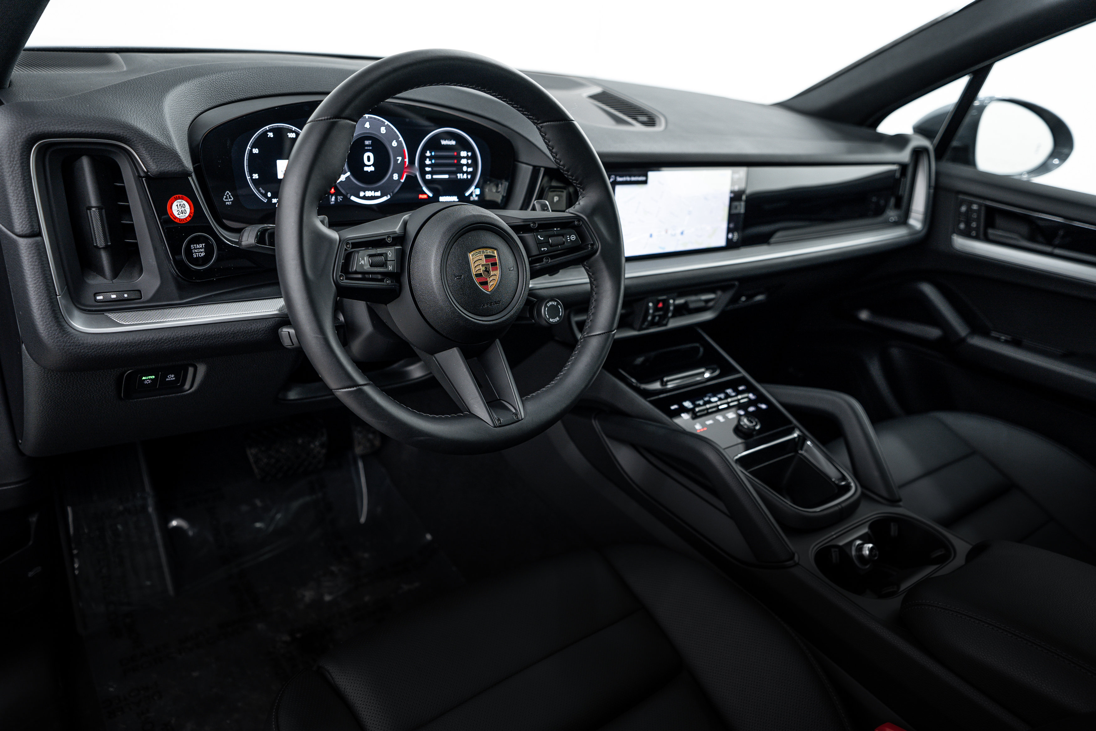 Certified 2025 Porsche Cayenne image 4