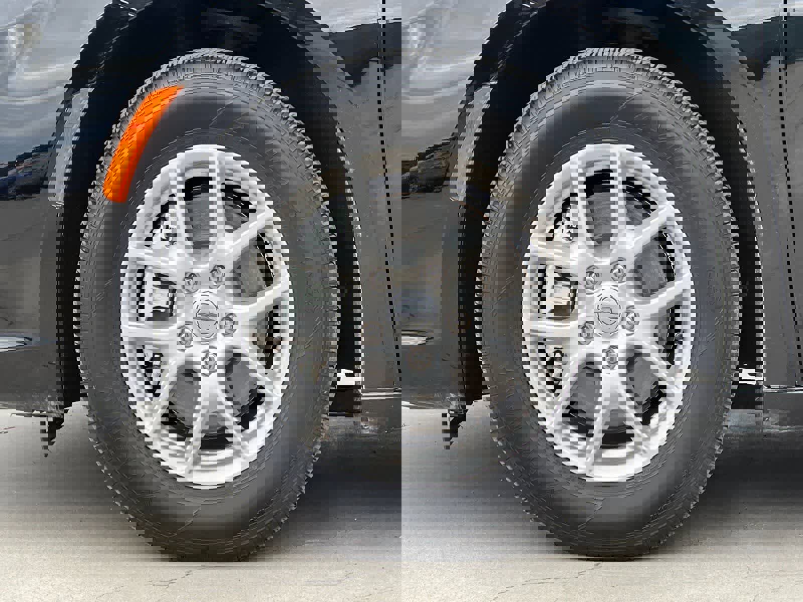 Used 2025 Chrysler Pacifica Select image 28