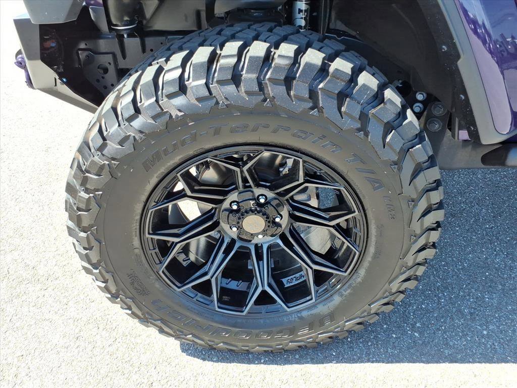 New 2026 Jeep Gladiator Sport AWD/4WD image 10