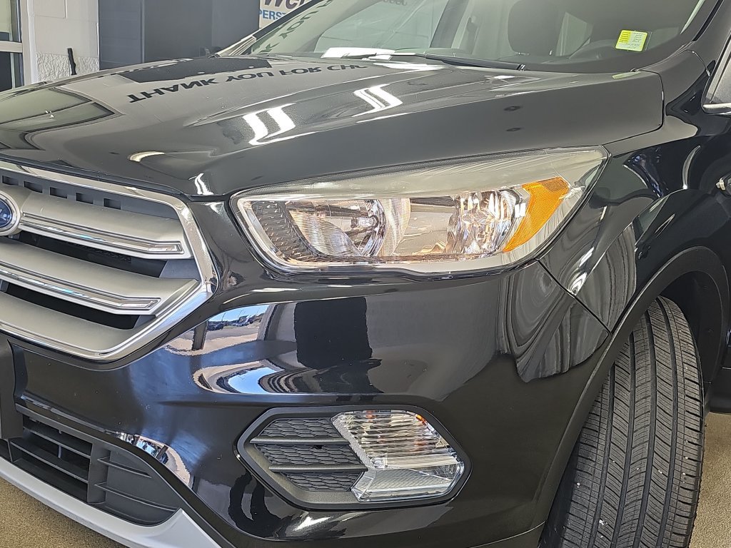 Used 2018 Ford Escape SE FWD image 35