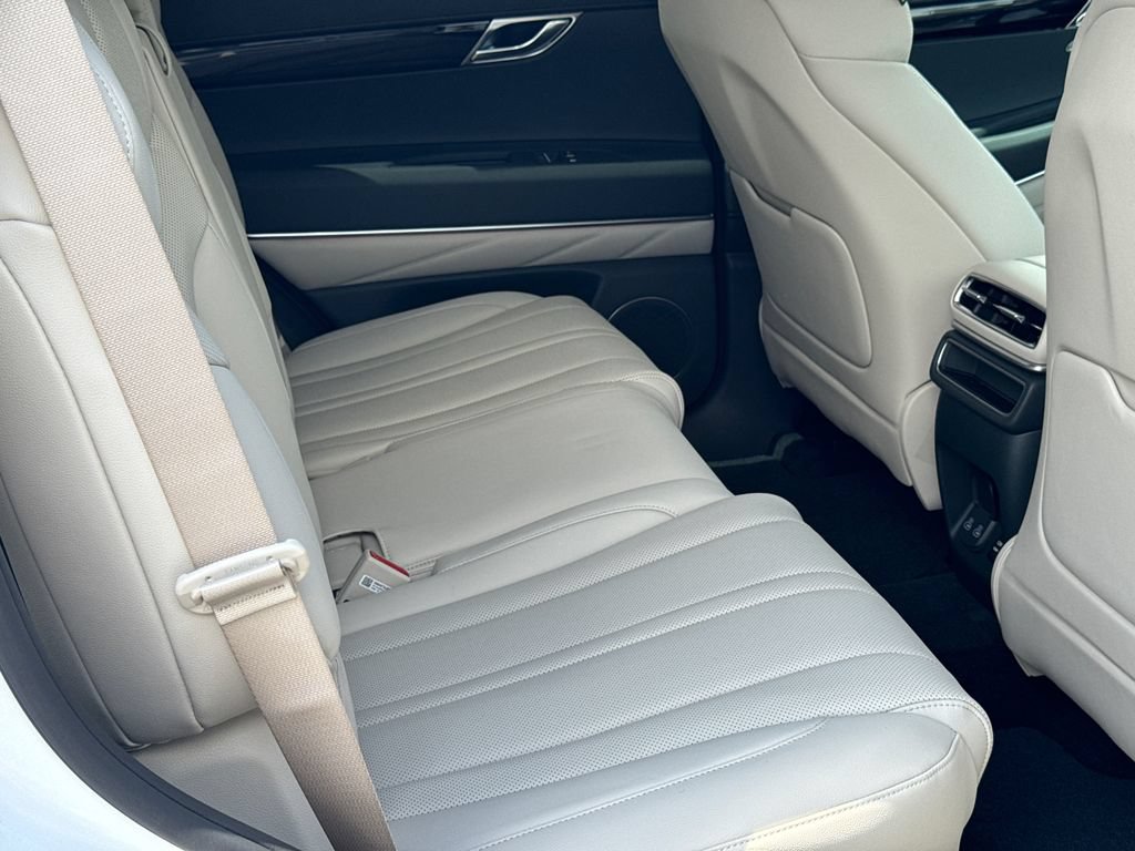 New 2026 Genesis GV80 2.5T RWD image 17