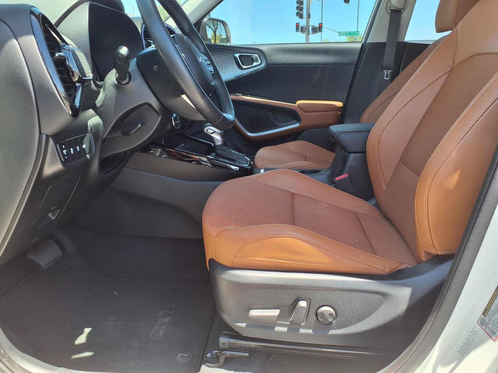 Used 2025 Kia Soul EX FWD image 19