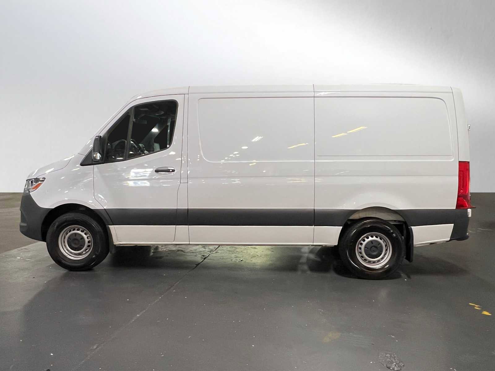 Used 2025 Mercedes-Benz Sprinter 2500 image 6