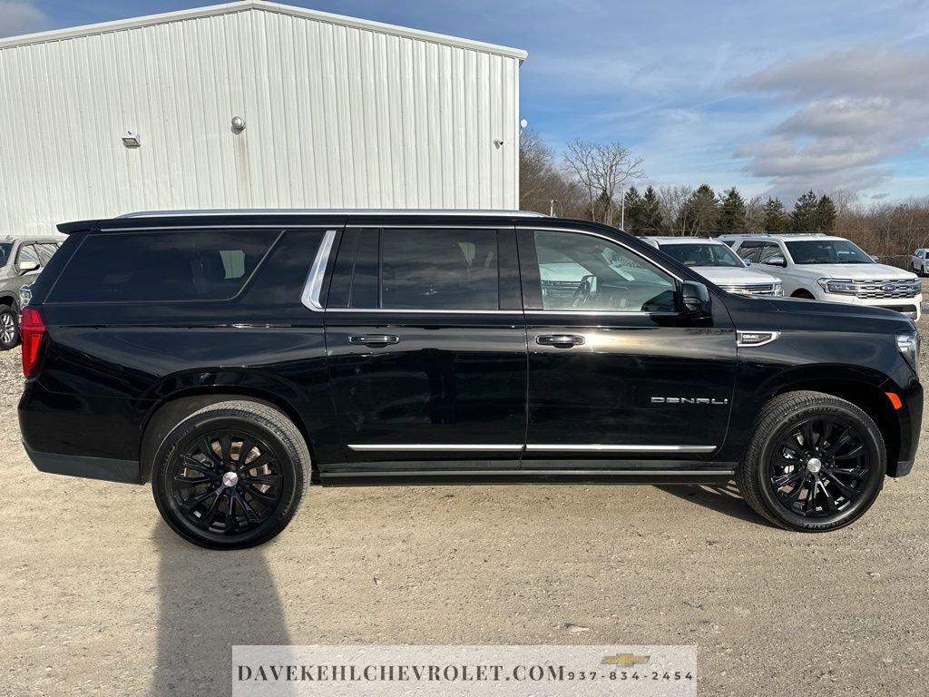 Used 2021 GMC Yukon XL Denali w/ Denali Premium Package image 6