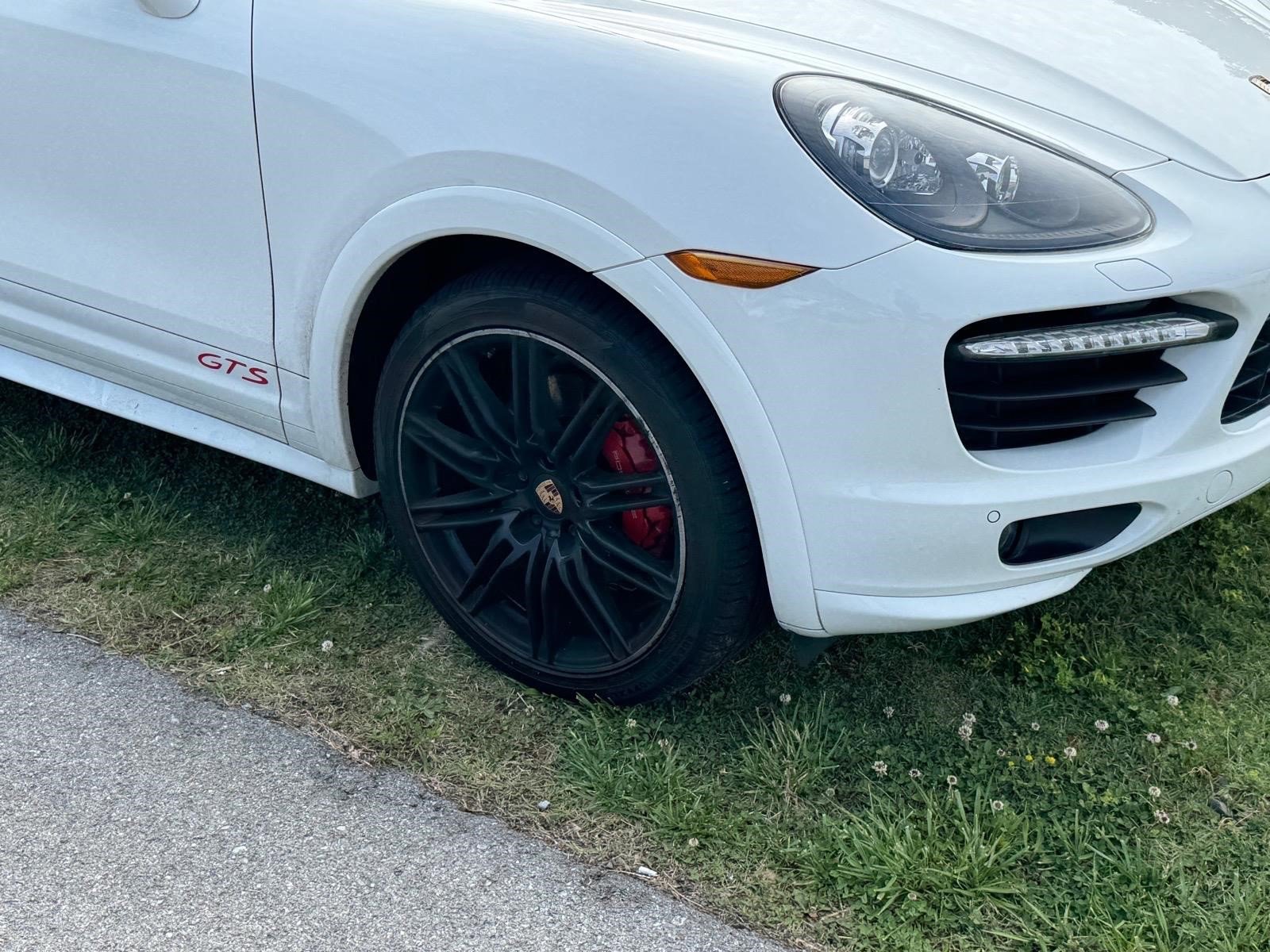 Used 2014 Porsche Cayenne GTS AWD/4WD image 10