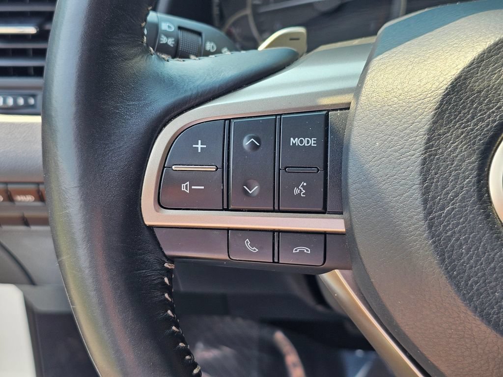 Used 2020 Lexus RX 350L Luxury w/ Accessory Package AWD/4WD image 29