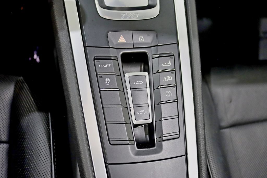Used 2019 Porsche 718 Boxster S RWD image 23