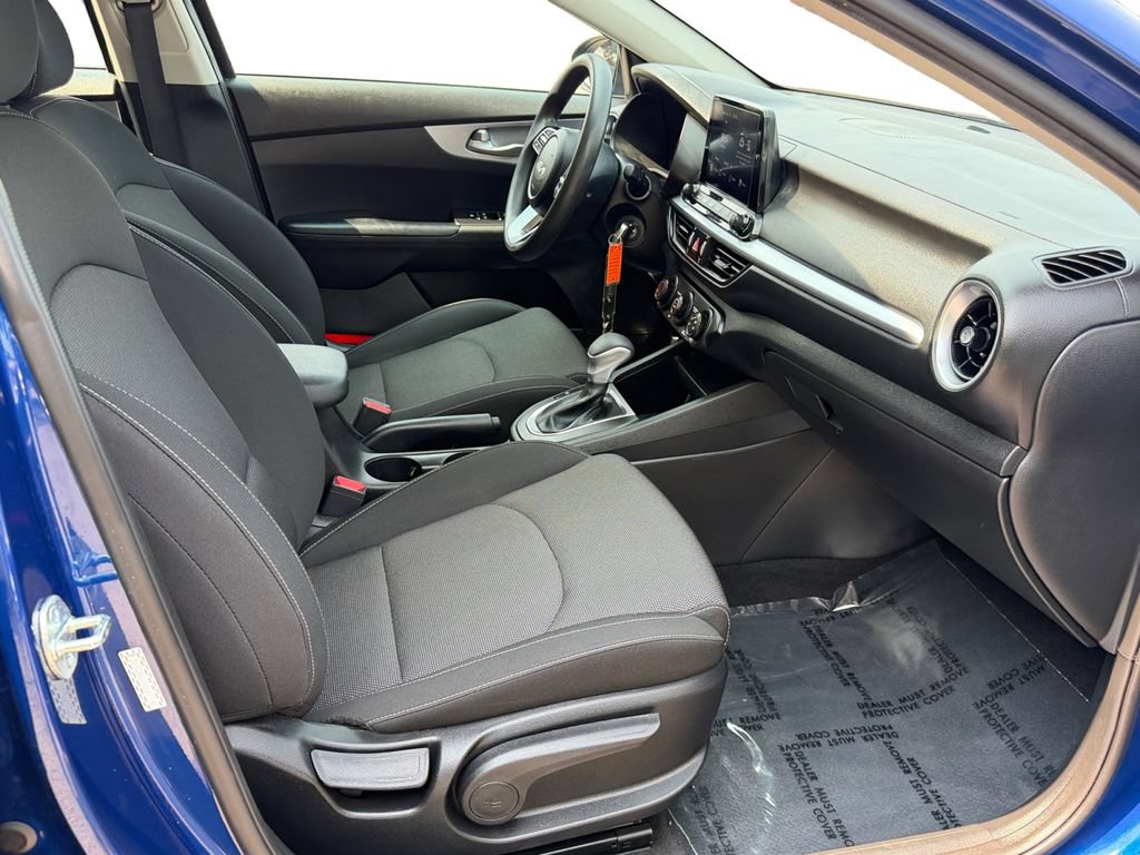 Certified 2023 Kia Forte LXS FWD image 9