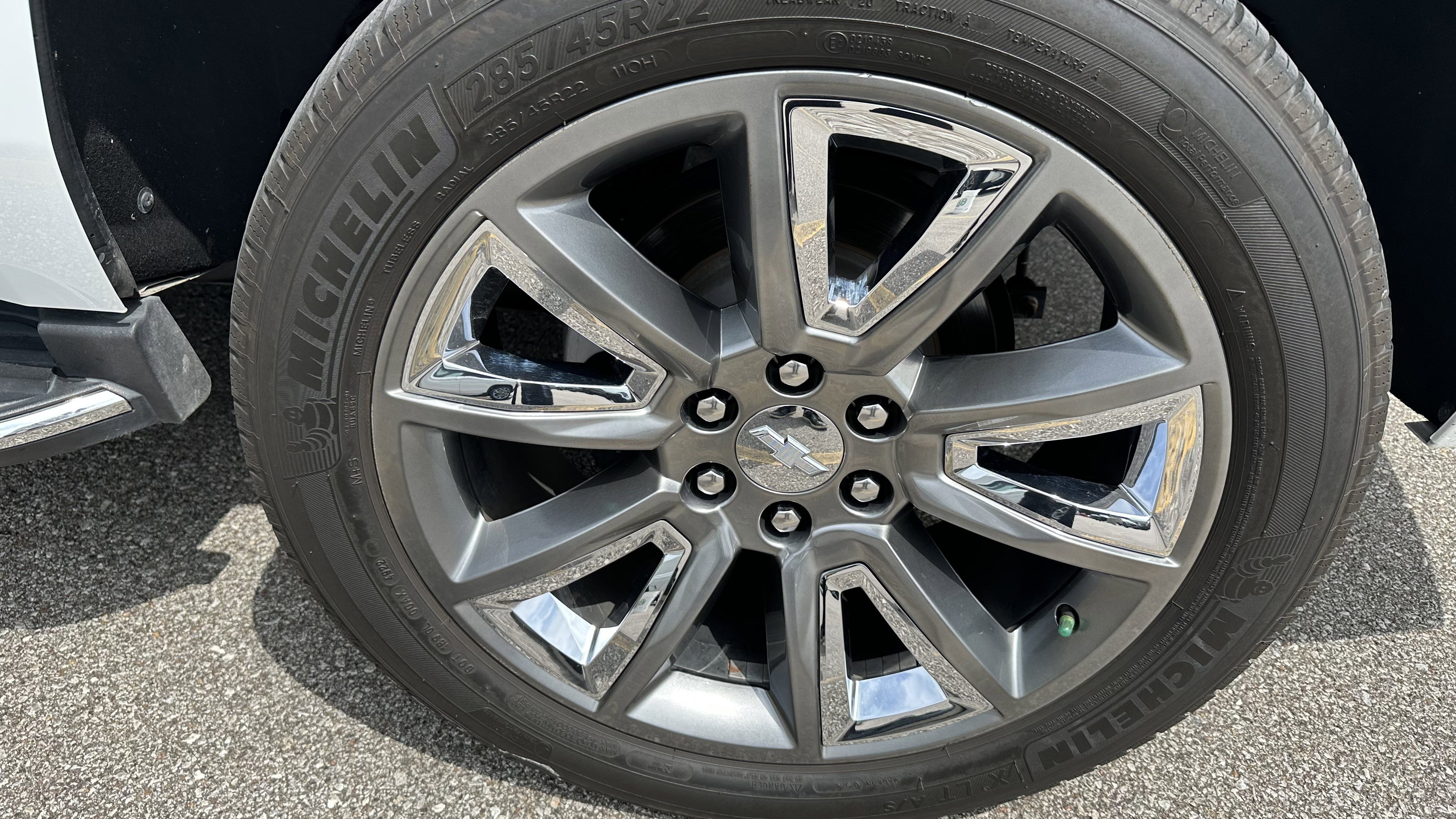 Used 2017 Chevrolet Tahoe Premier AWD/4WD image 13