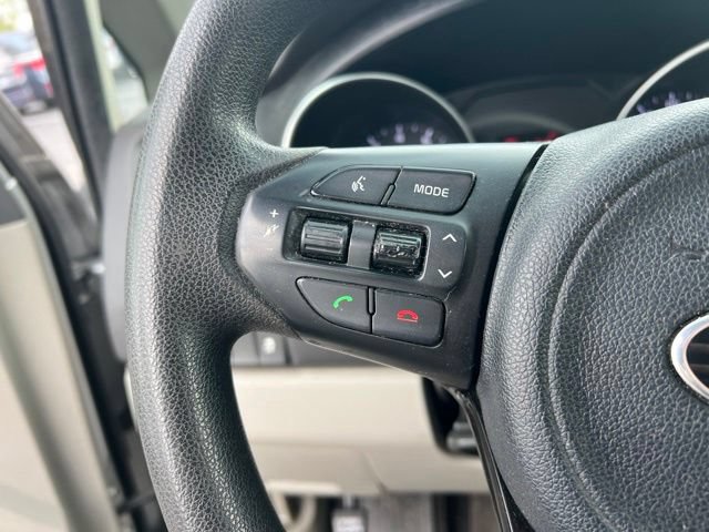 Used 2015 Kia Sedona LX FWD image 14