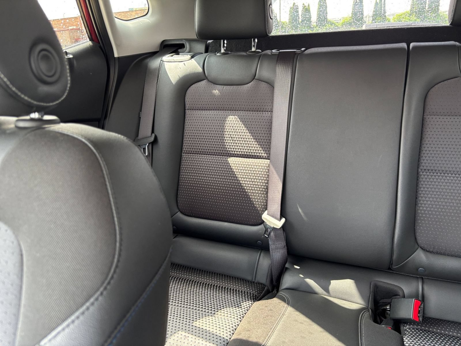 Used 2025 Chevrolet Trax LT FWD image 37