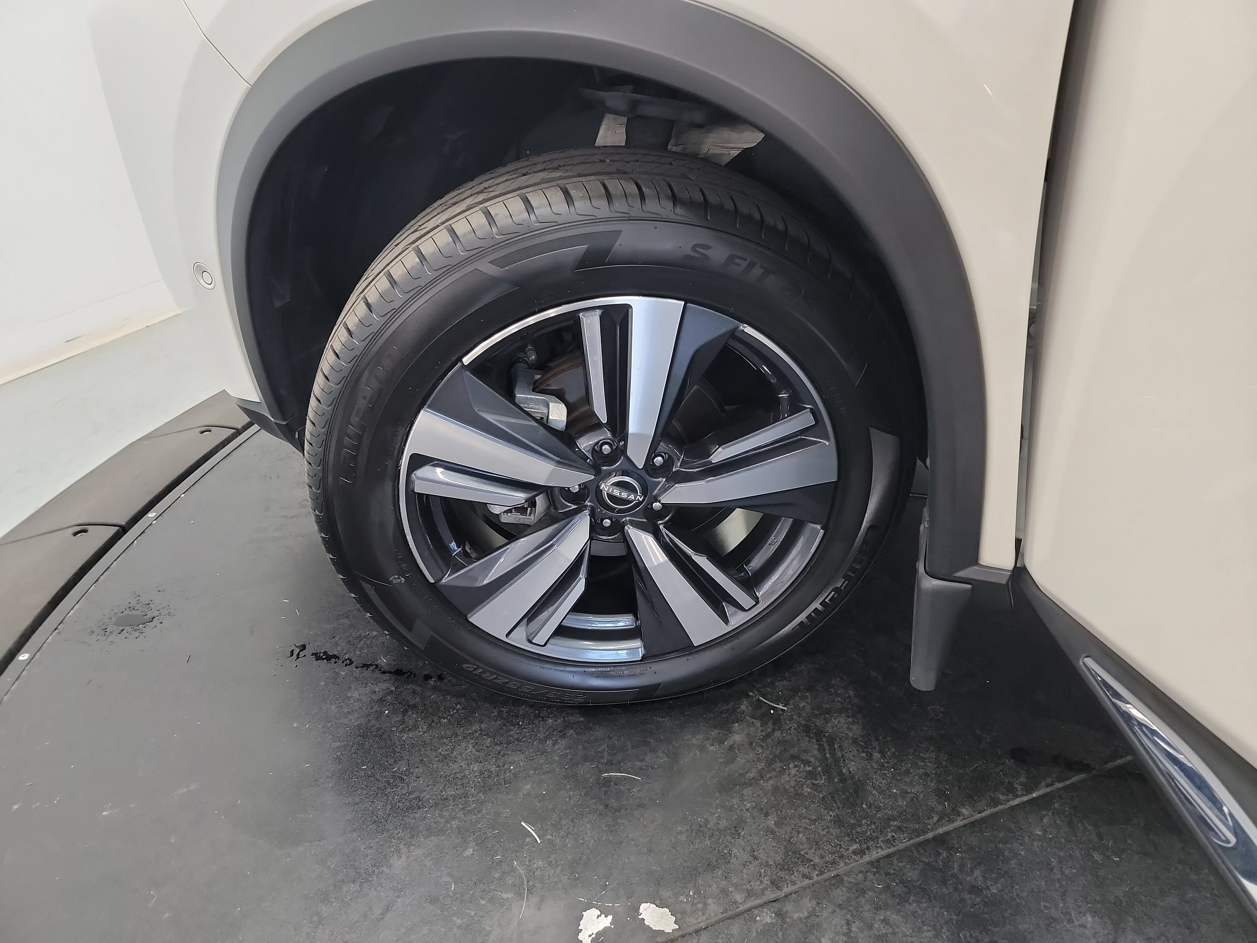 Used 2023 Nissan Rogue Platinum w/ Platinum Premium Package AWD/4WD image 30