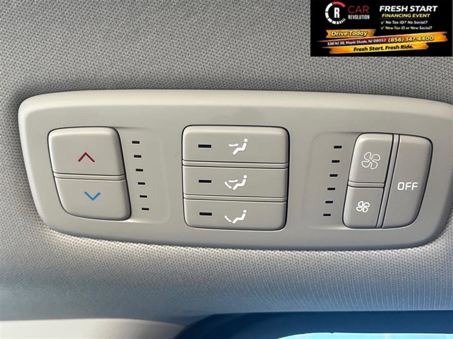 Used 2024 Kia Carnival LX image 27