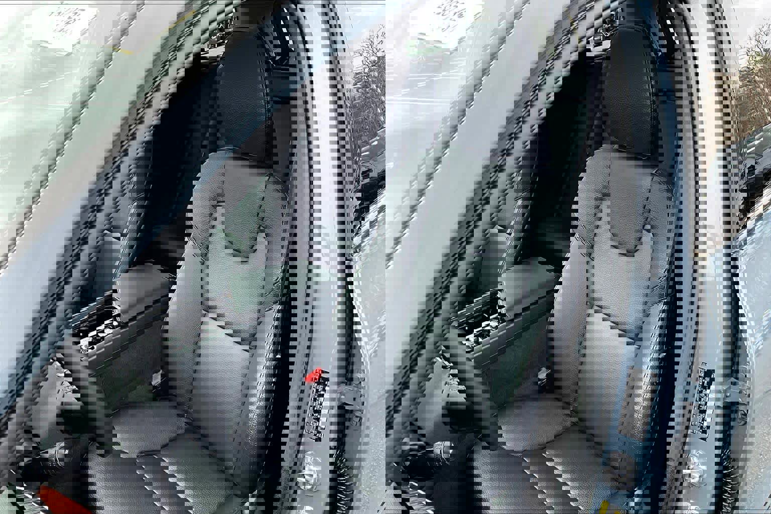 Used 2024 Volvo XC60 B5 Plus w/ Climate Package image 9