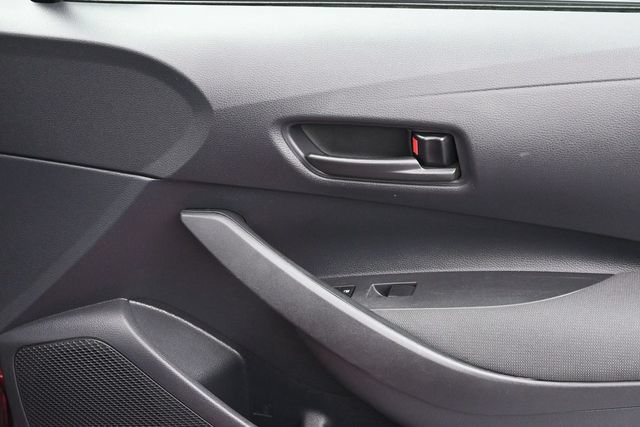Used 2025 Toyota Corolla LE FWD image 34