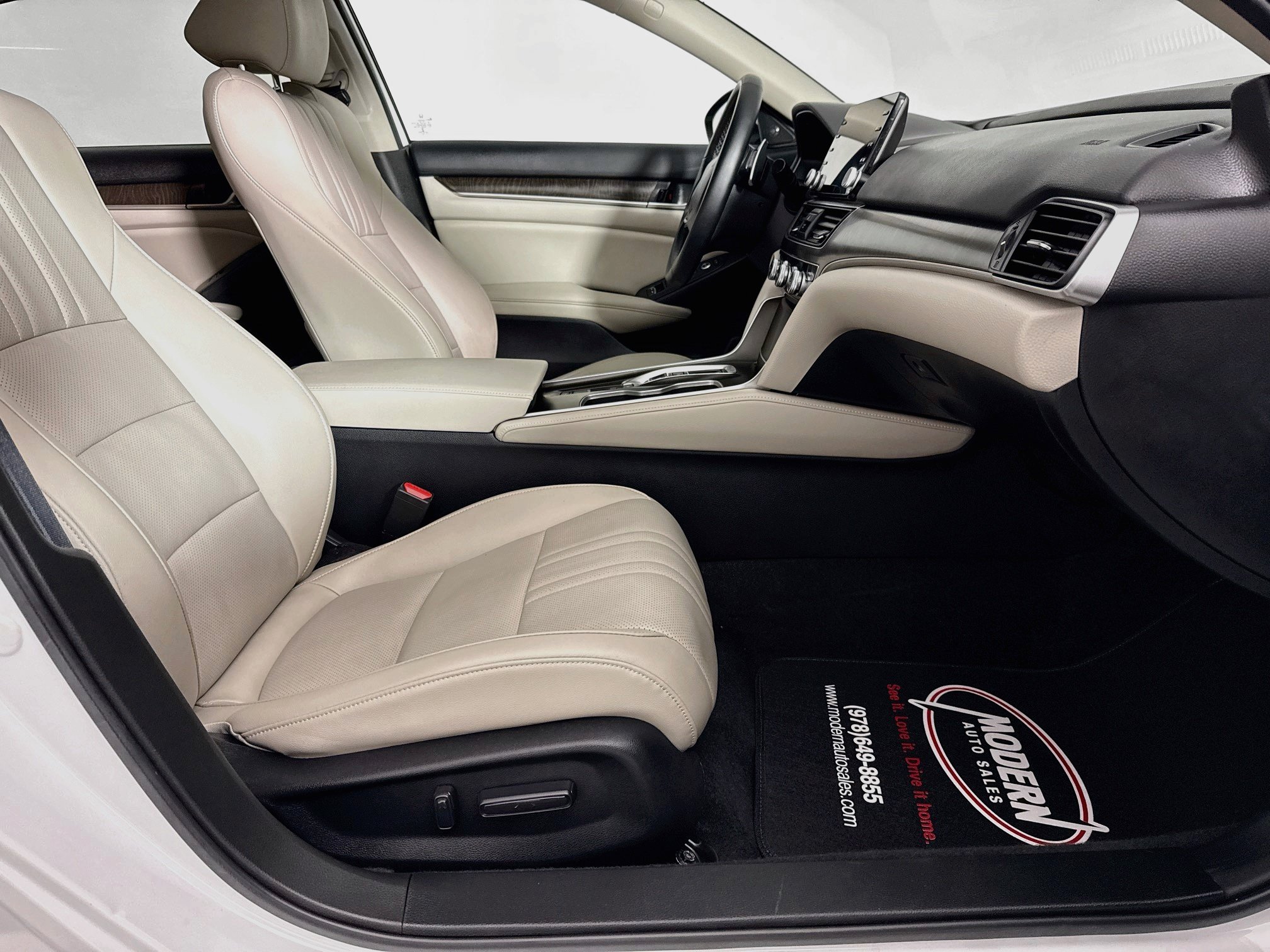Used 2022 Honda Accord Touring image 35