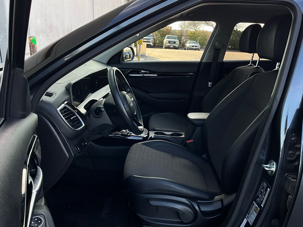 Used 2025 Kia Seltos S image 10