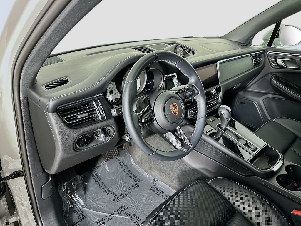 Certified 2024 Porsche Macan GTS AWD/4WD image 4