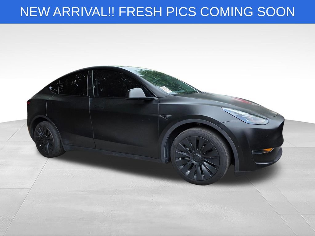 Used 2024 Tesla Model Y Long Range AWD/4WD image 2