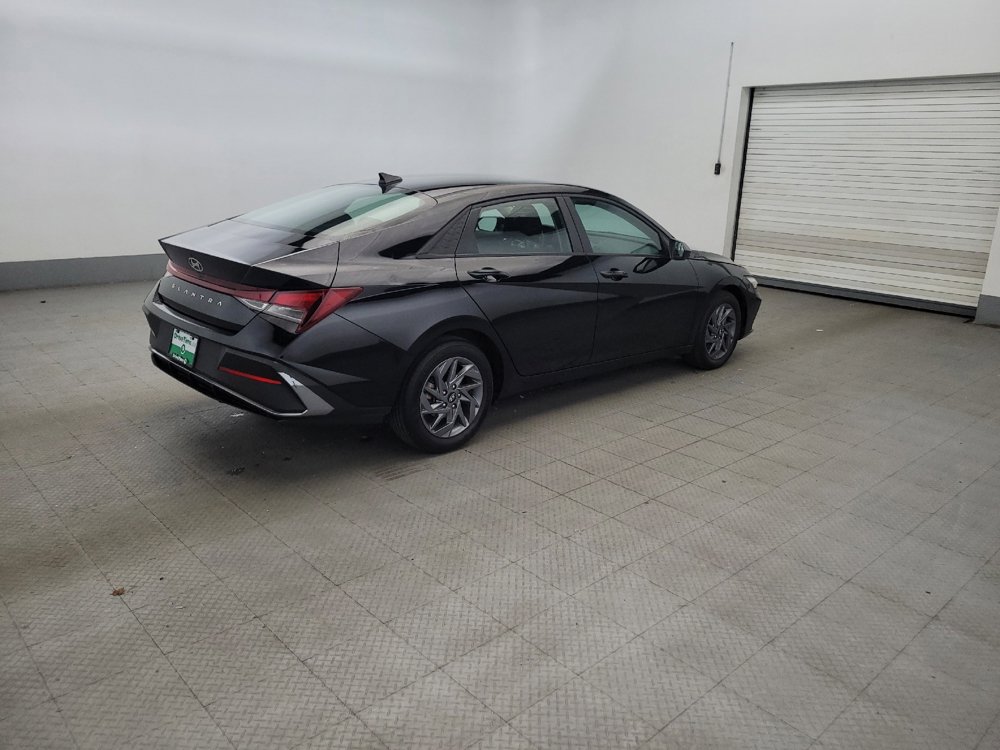 Used 2024 Hyundai Elantra SEL FWD image 10
