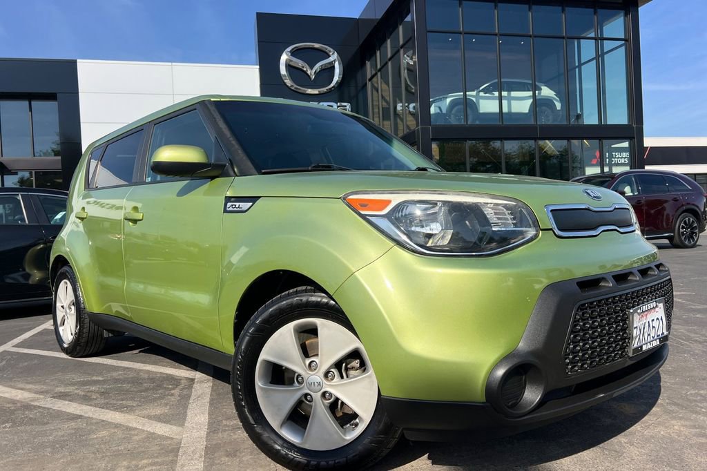 Used 2016 Kia Soul Base image 2