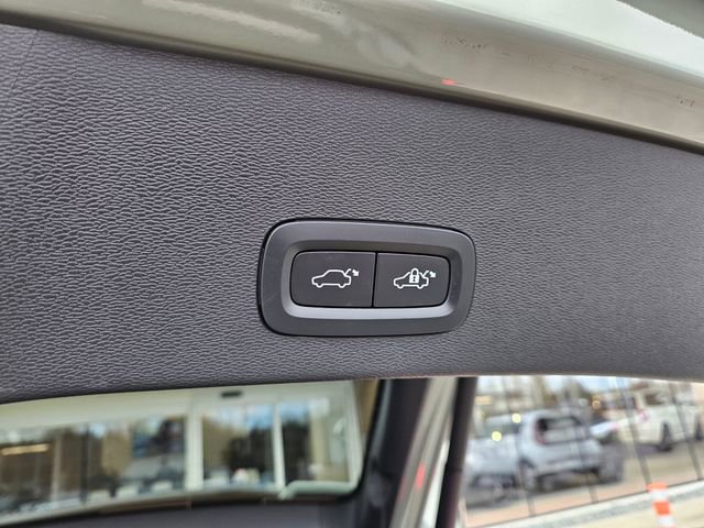 Used 2023 Volvo C40 P8 Recharge Ultimate image 11