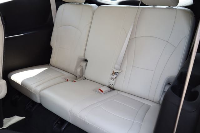 Used 2022 Buick Enclave Essence w/ Experience Buick Package FWD image 7