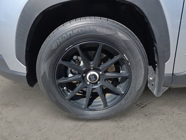 Used 2022 Toyota Corolla Cross L FWD image 9