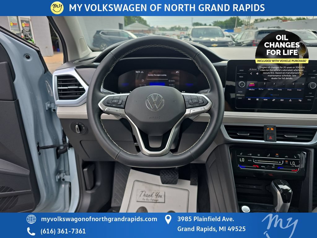 Used 2025 Volkswagen Taos SE w/ Panoramic Sunroof Package AWD/4WD image 14