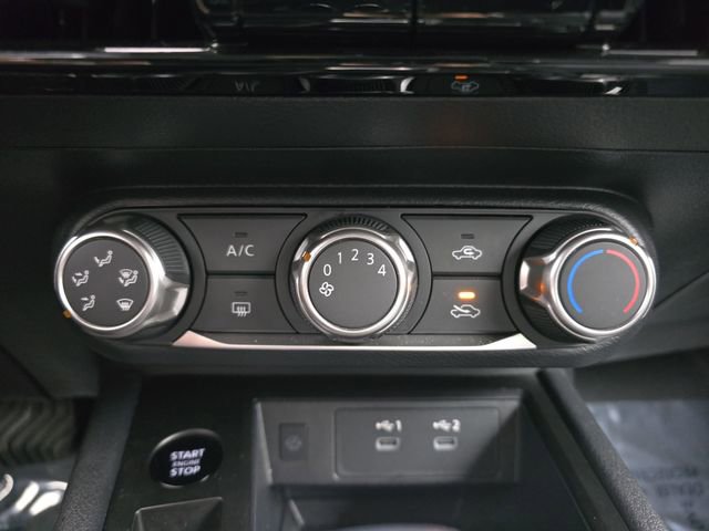 Used 2025 Nissan Kicks SV image 31