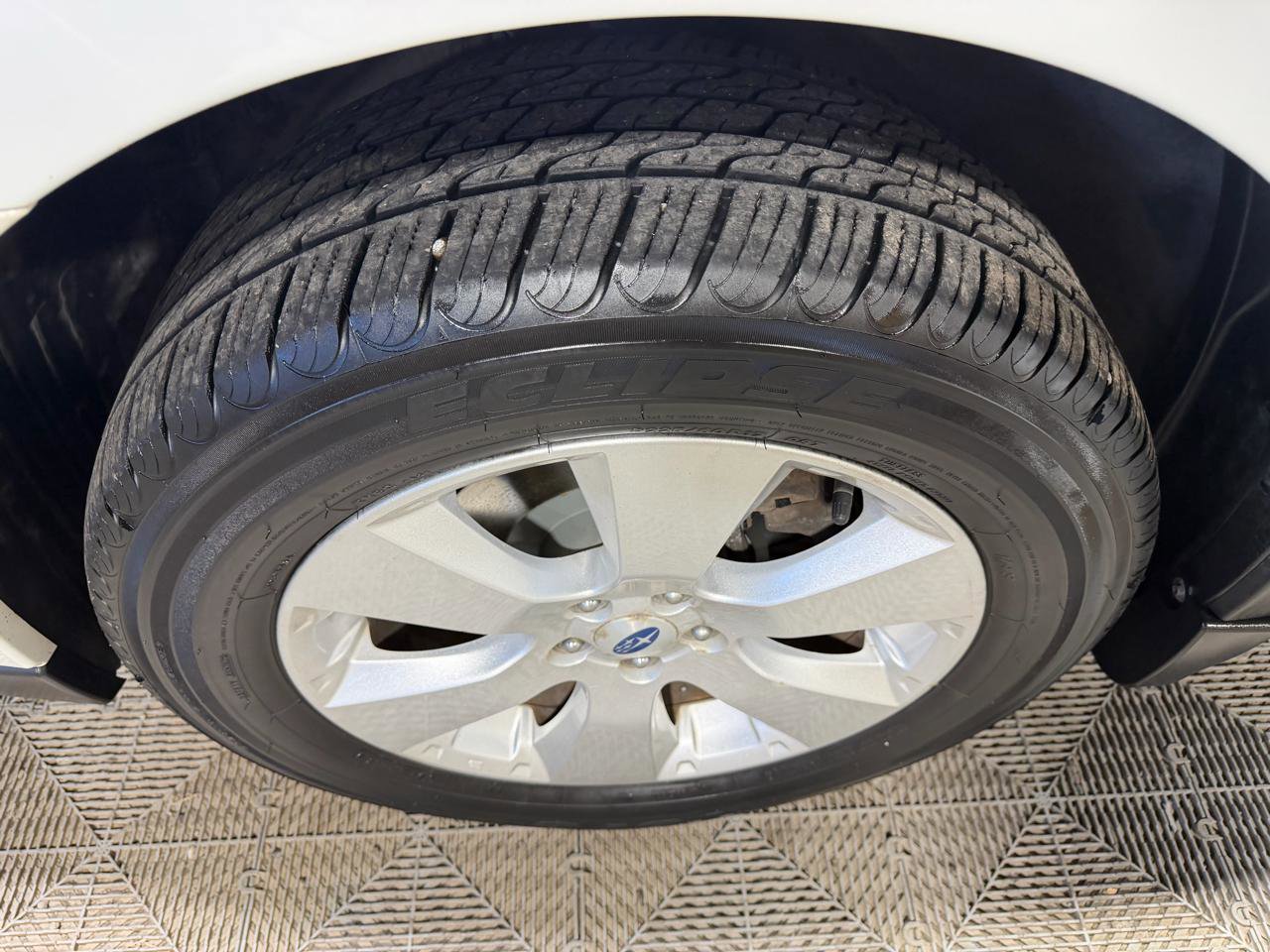 Used 2012 Subaru Outback 2.5i Limited w/ Moonroof Pkg image 28