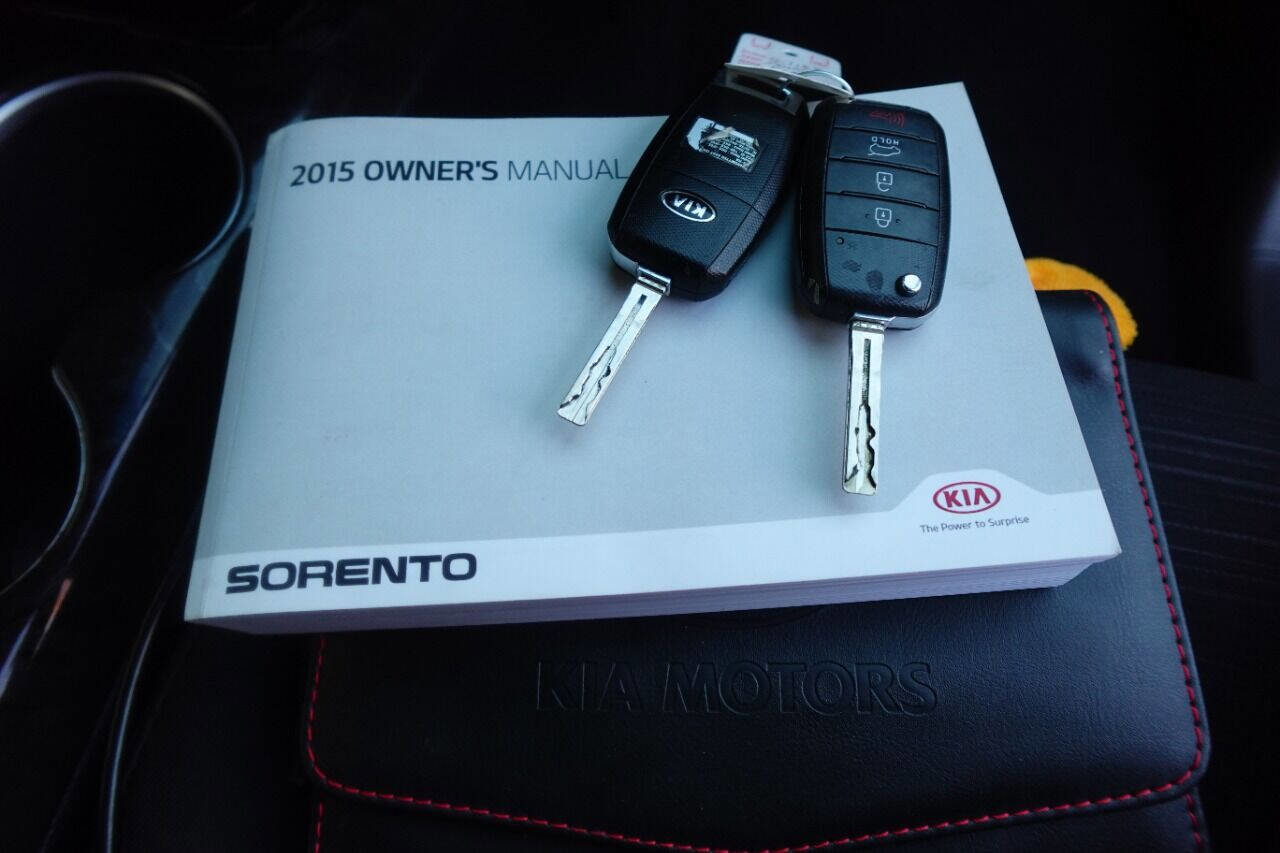 Used 2015 Kia Sorento LX image 26