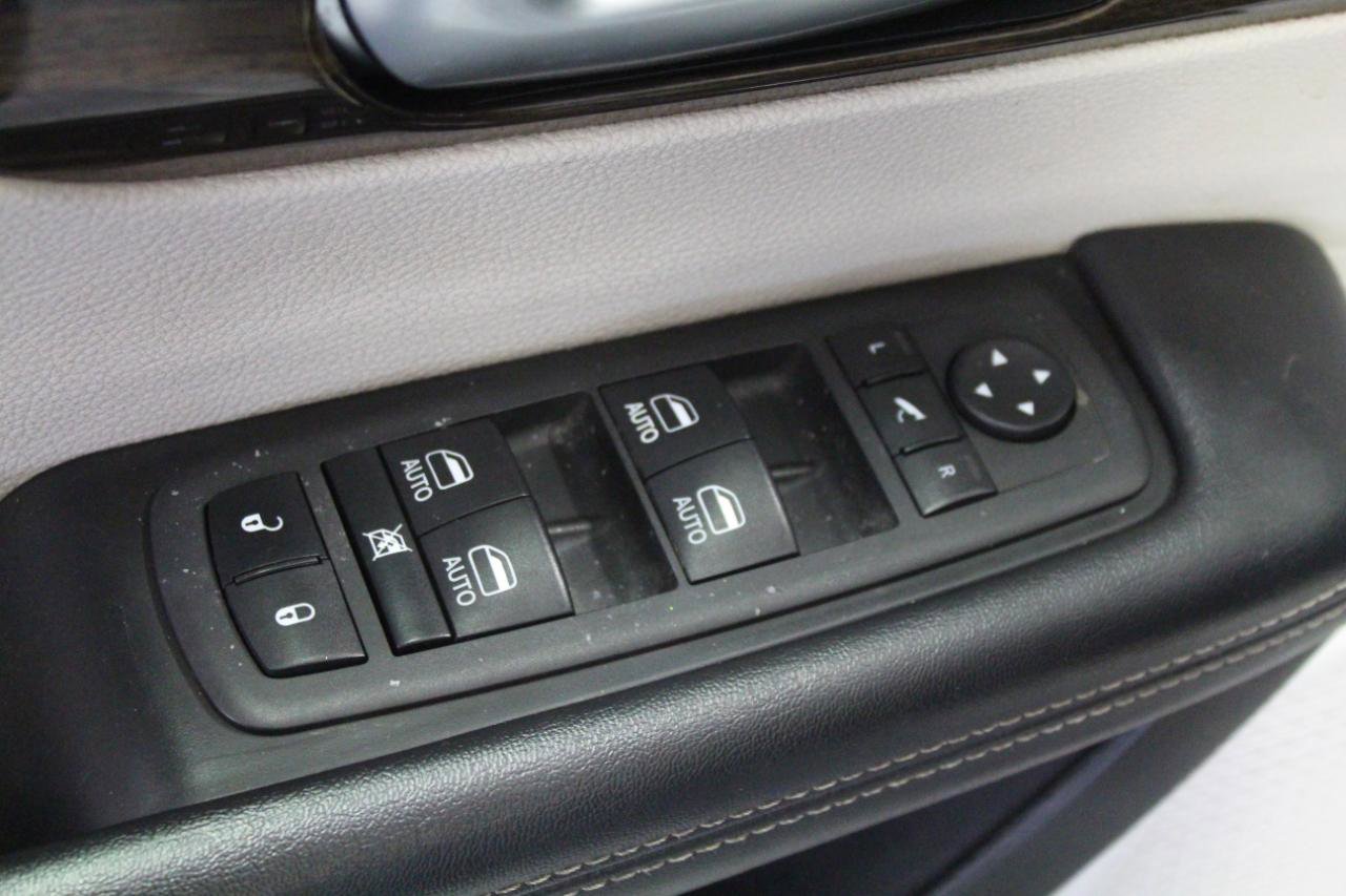 Used 2022 Chrysler Pacifica Limited image 23