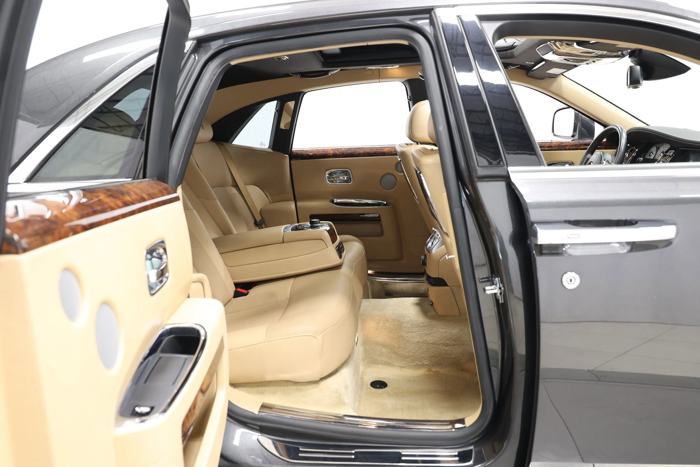 Used 2011 Rolls-Royce Ghost image 83