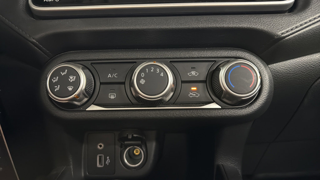 Used 2022 Nissan Versa S w/ Trunk Package image 28