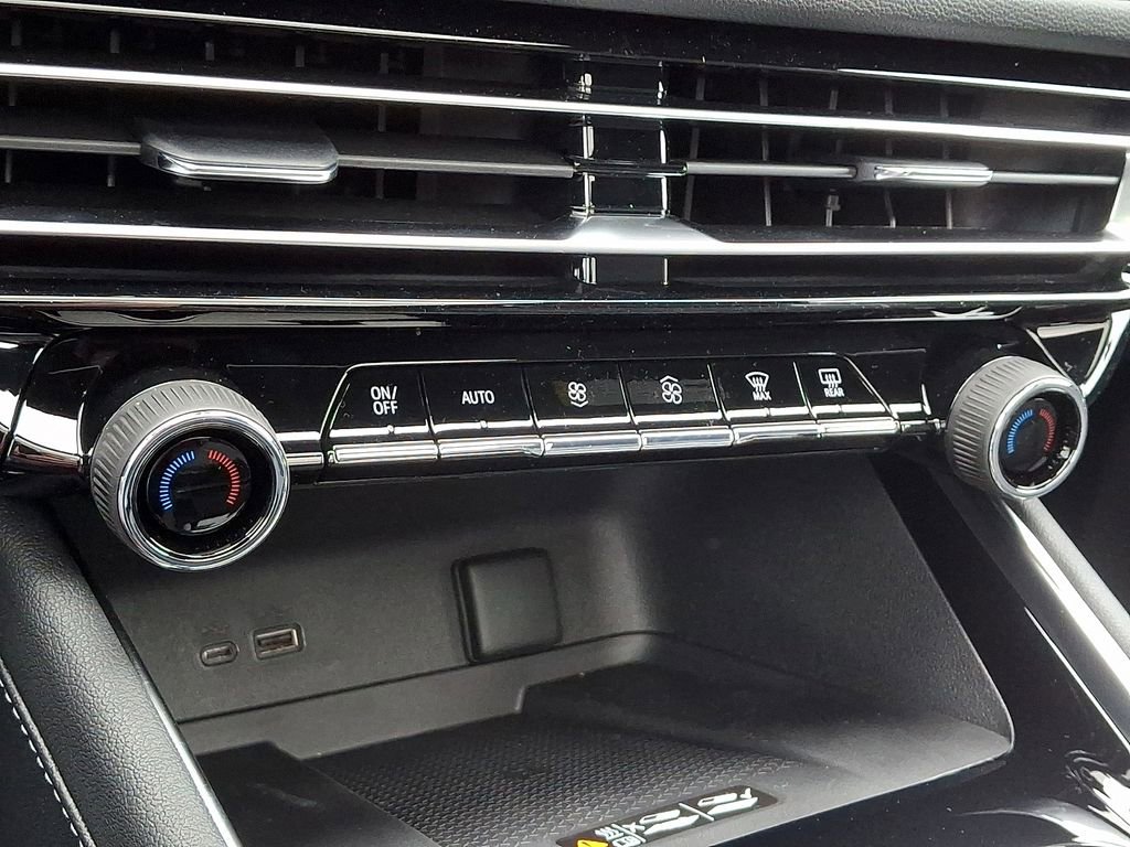 New 2026 Chevrolet Traverse LT w/ Sun and Wheel Package AWD/4WD image 12