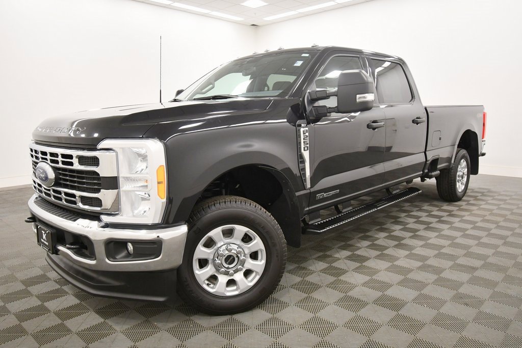 Used 2023 Ford F250 XLT image 2