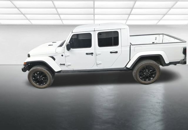 Used 2025 Jeep Gladiator Sport image 13