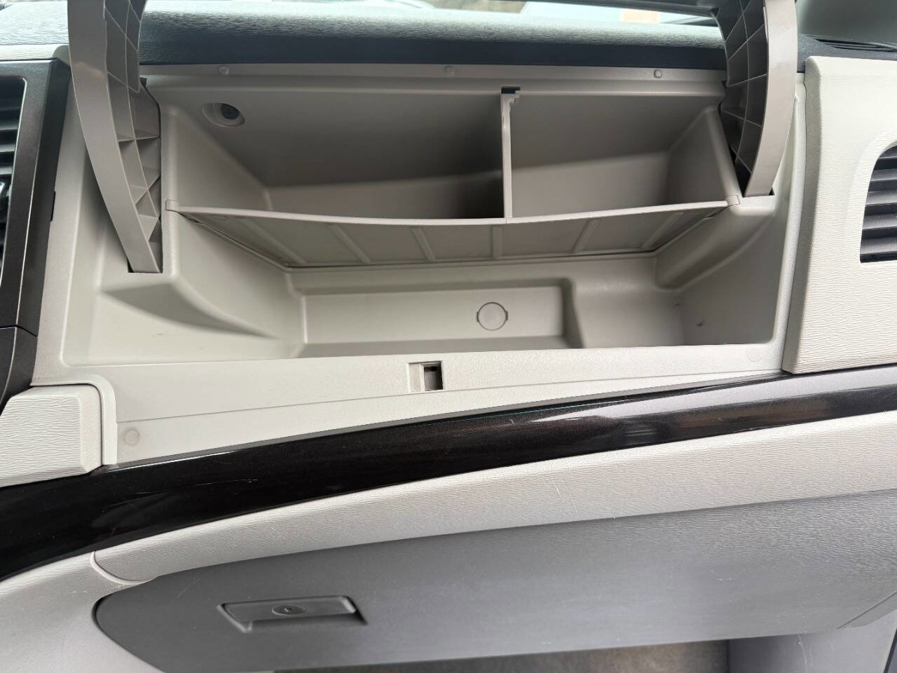 Used 2013 Toyota Sienna LE image 37